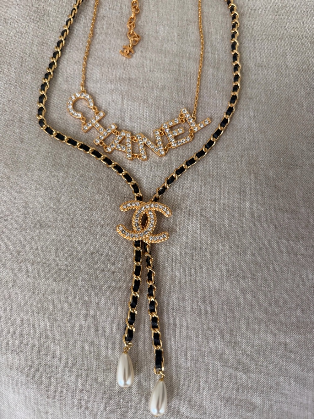 ✨CHANEL Gold and Black Ribbon Lariat Necklace with Crystal CC and Pearl Drops🖤 - Picture 10 of 14